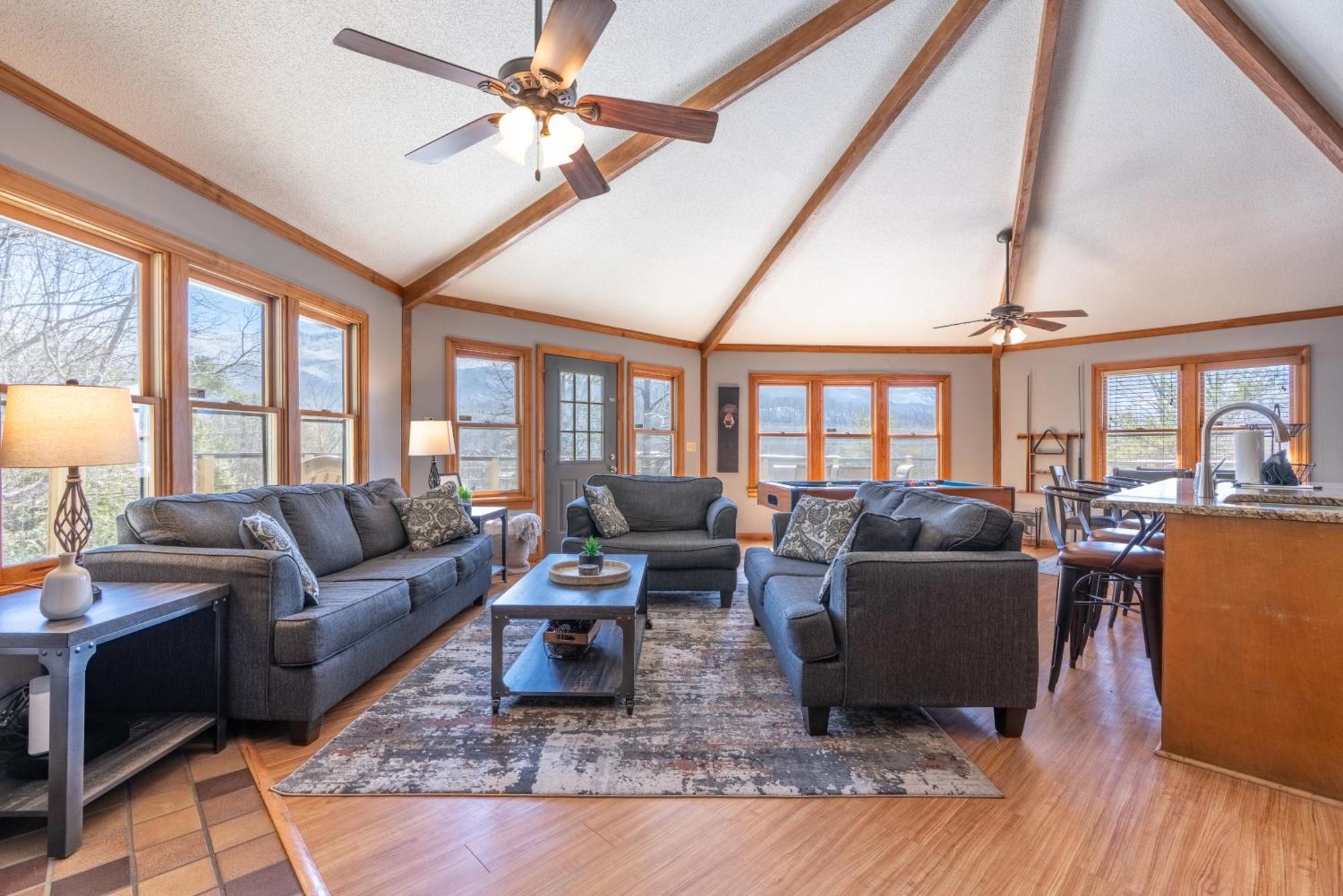 Hawks View Gatlinburg Mountain Cabin Exterior photo
